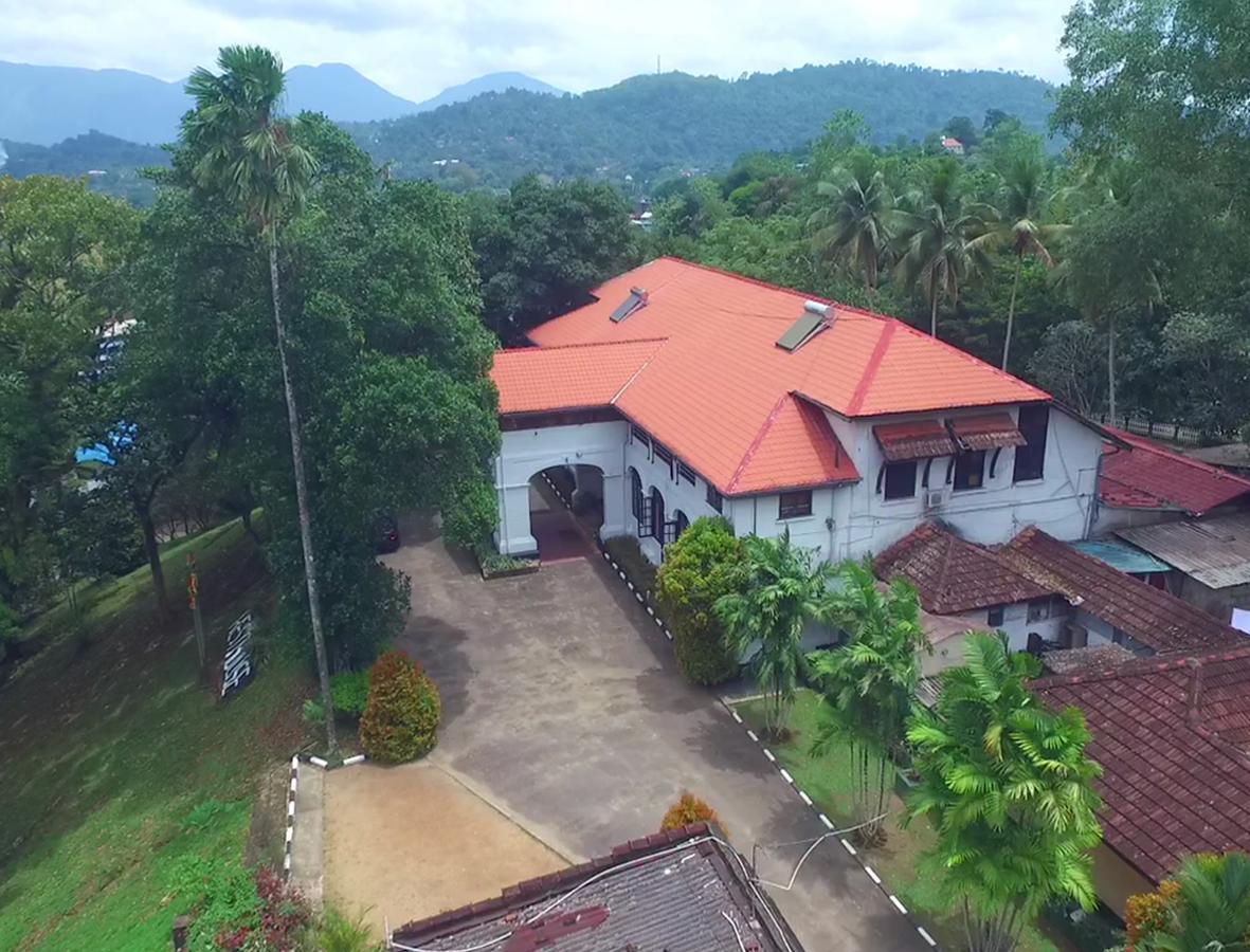 Ratnapura Rest House Hotel Ngoại thất bức ảnh