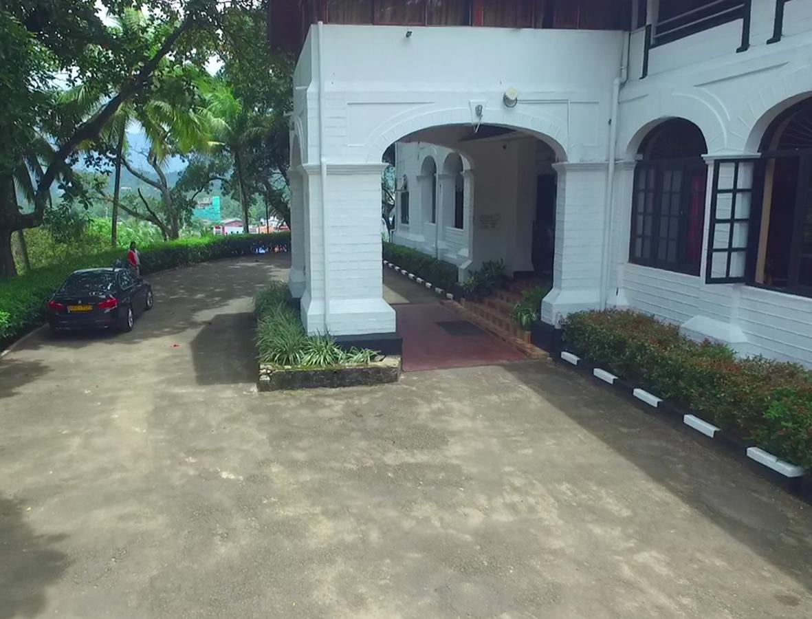 Ratnapura Rest House Hotel Ngoại thất bức ảnh